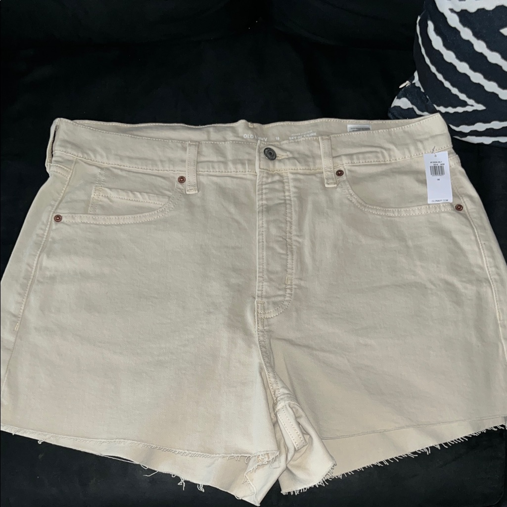 Old Navy Women's Cream Denim Shorts Higher High-Rise Sky-Hi A-Line